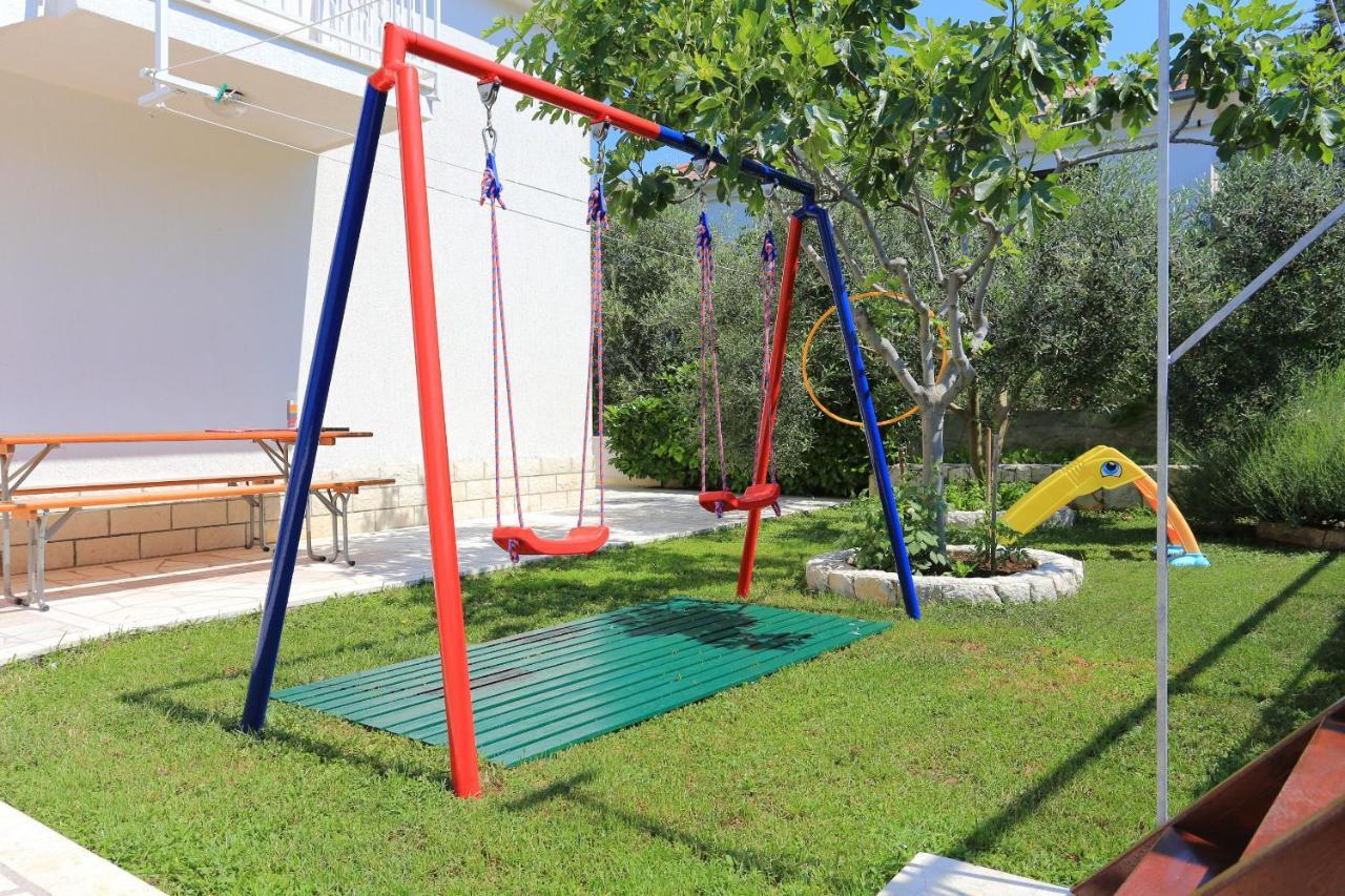 Family Friendly Seaside Apartments Razanj, Rogoznica - 10373 Exterior foto