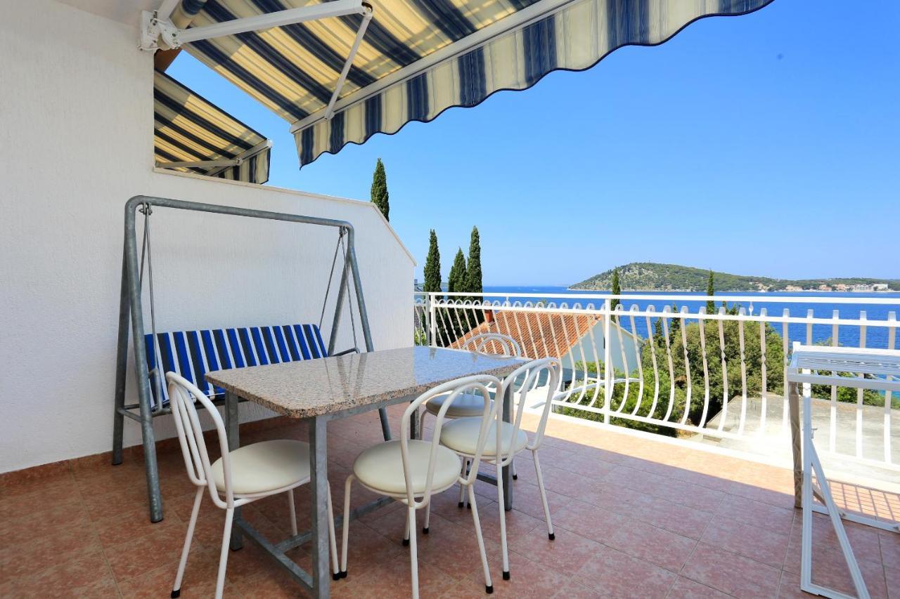 Family Friendly Seaside Apartments Razanj, Rogoznica - 10373 Exterior foto