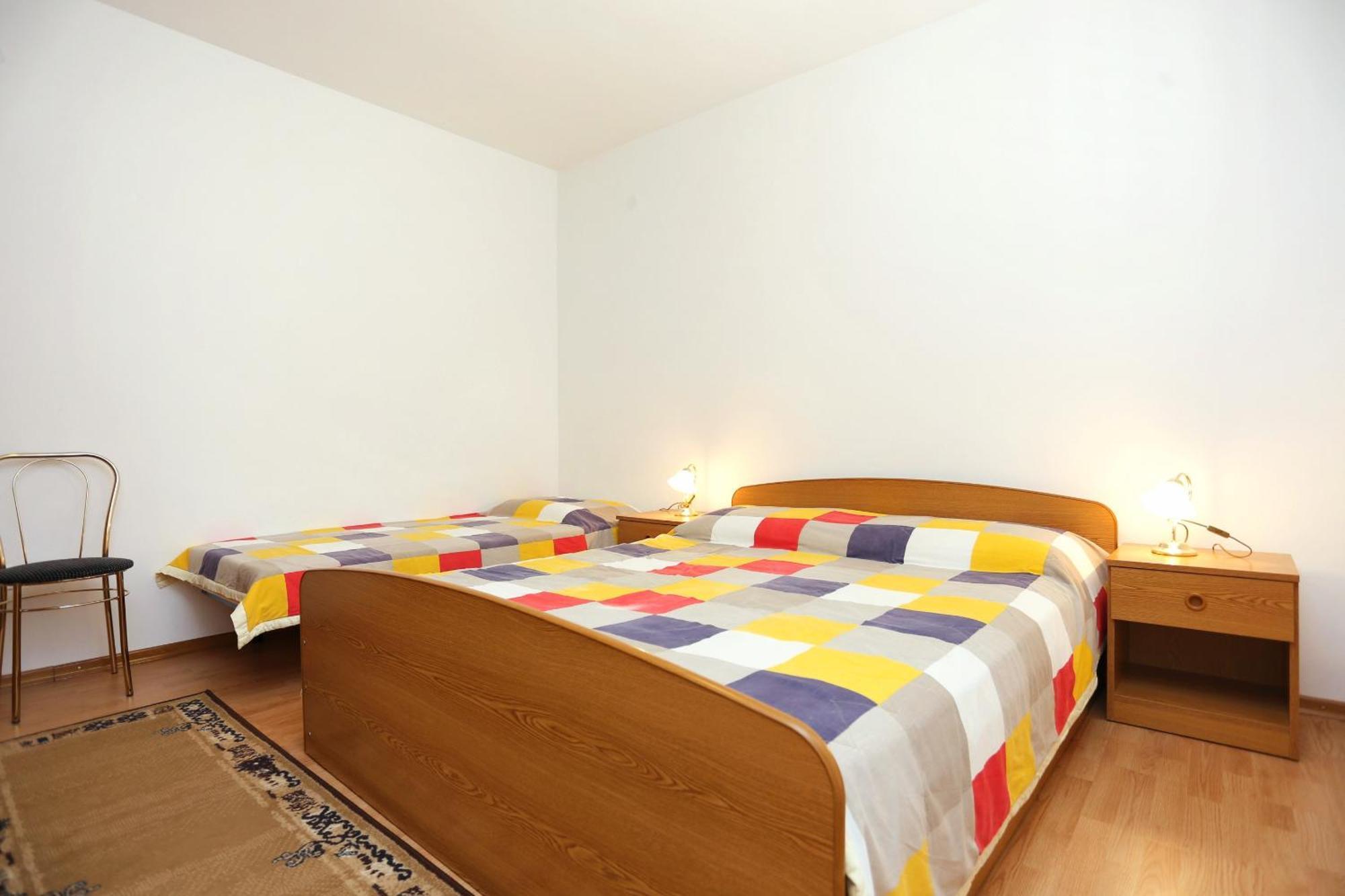 Family Friendly Seaside Apartments Razanj, Rogoznica - 10373 Zimmer foto