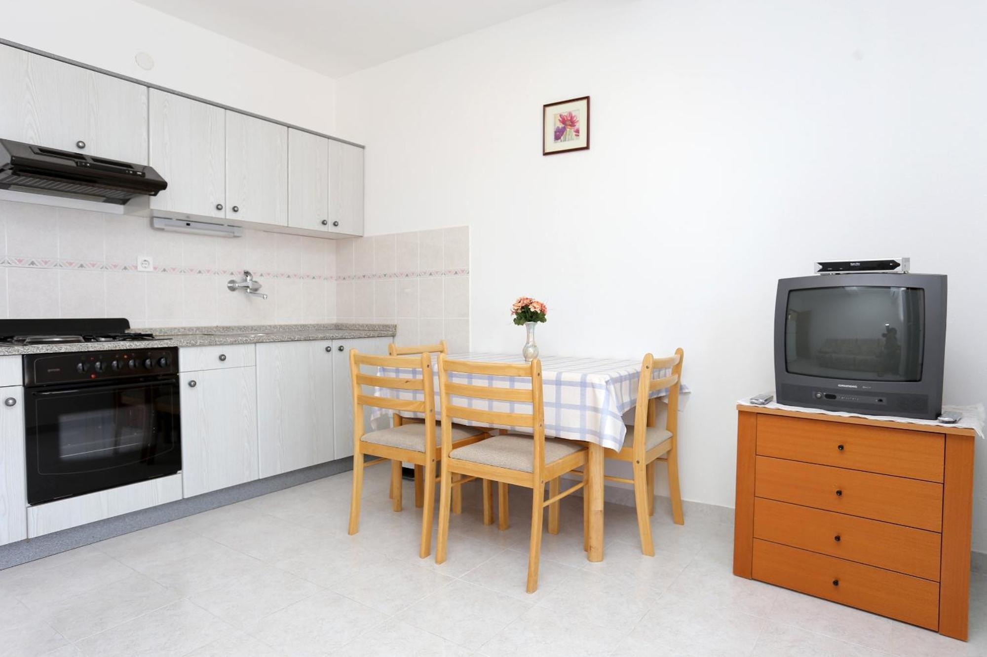 Family Friendly Seaside Apartments Razanj, Rogoznica - 10373 Zimmer foto